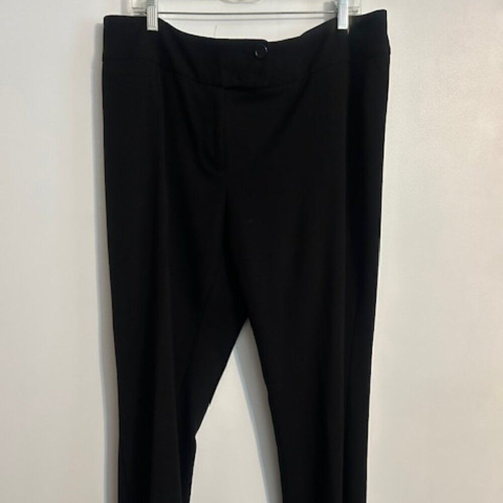 Apt. 9 Black Modern Fit straight leg trousers, size 16